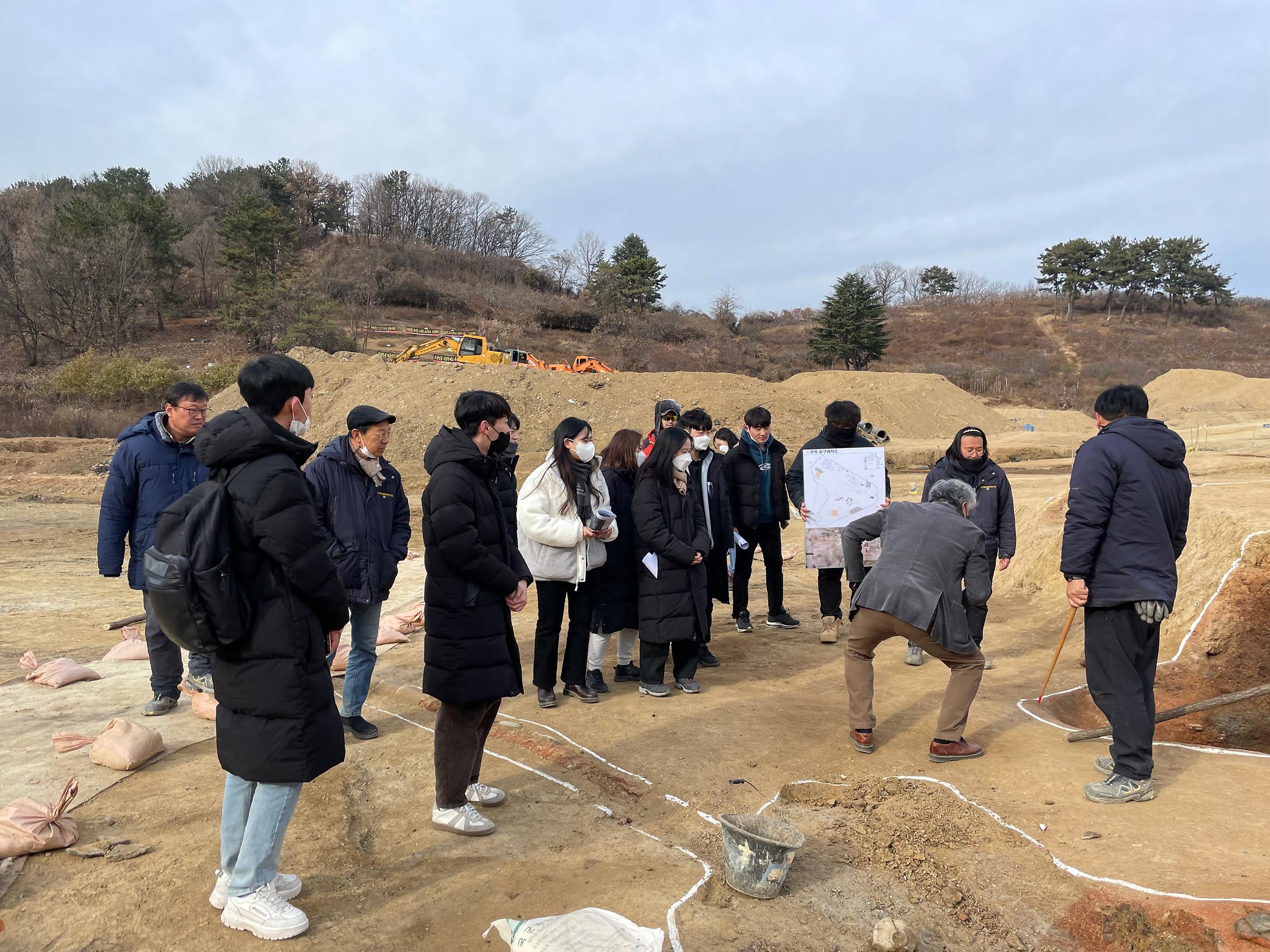 [BK21-ACHI] 경산 상방근린공원 부지 내 유적 발굴조사 현장 답사